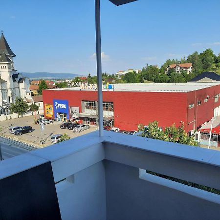 Apartament In Regim Hotelier Deva Exterior foto