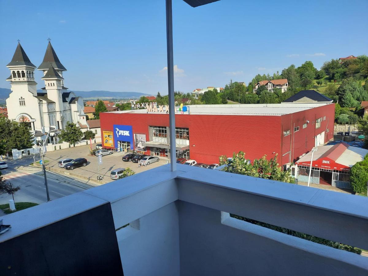 Apartament In Regim Hotelier Deva Exterior foto